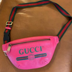 Gucci belt bag/ crossbody bag/ grained calfskin leather. Small. Pink.